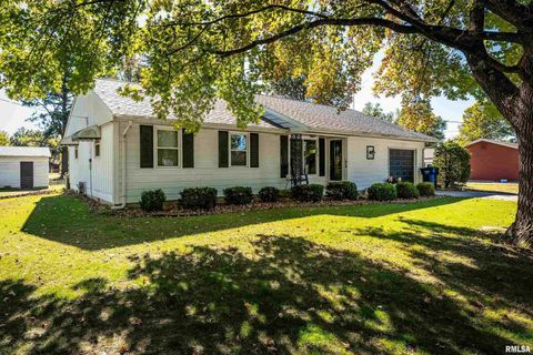 Tiny photo for 1514 E CLEVELAND Street, West Frankfort, IL 62896 (MLS # EB460274)