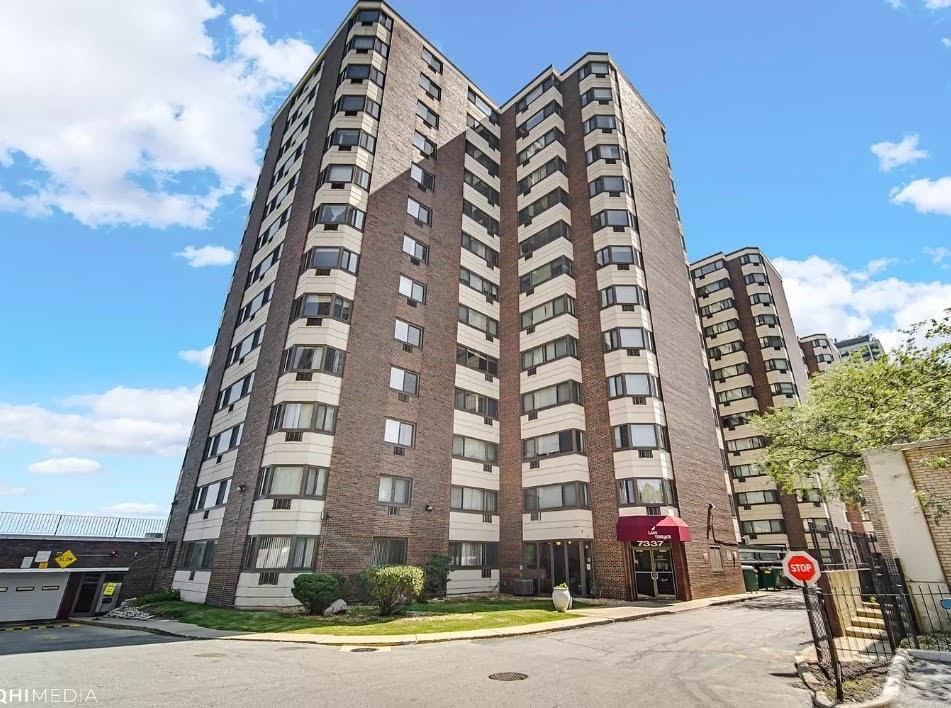 7337 S South Shore Drive 314