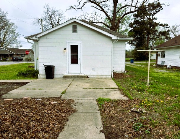 604 N Bush Avenue