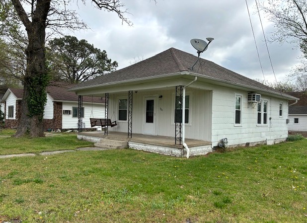 604 N Bush Avenue