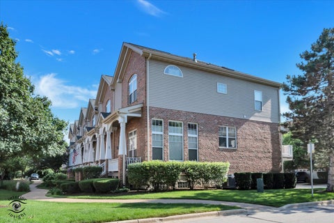 Tiny photo for 6127 RIVER BEND Place, Lisle, IL 60532 (MLS # 12708978)