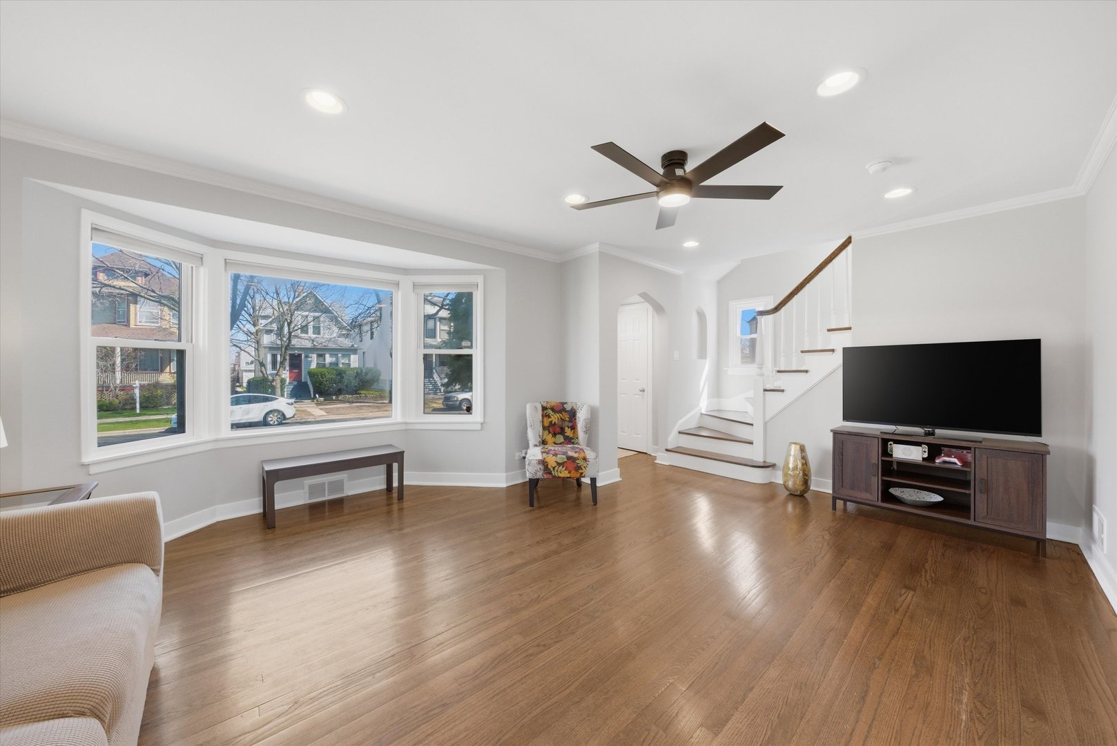 3114 Clarence Avenue