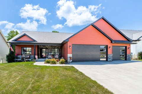Photo of 7113 Spring Creek Drive, Bettendorf, IA 52722 (MLS # 12705213)
