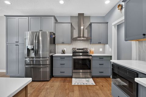 Tiny photo for 7113 Spring Creek Drive, Bettendorf, IA 52722 (MLS # 12705213)