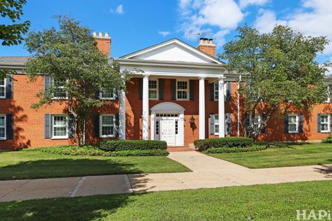 Photo of 501 Coventry Lane #18, Crystal Lake, IL 60014 (MLS # 12441108)