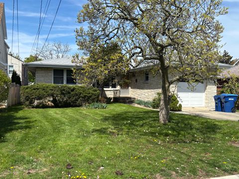 328 Oak Terrace Avenue Highwood IL 60040