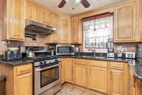 Tiny photo for 5006 S La Crosse Avenue, Chicago, IL 60638 (MLS # 12514519)