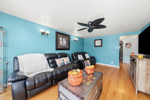 Tiny photo for 5006 S La Crosse Avenue, Chicago, IL 60638 (MLS # 12514519)