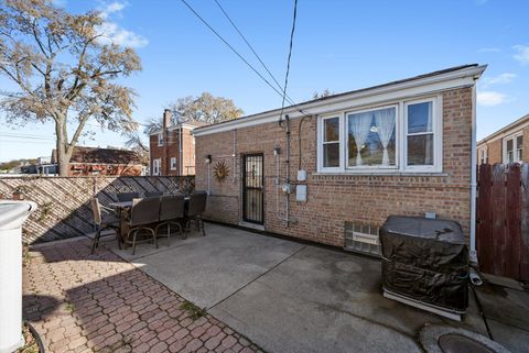 Tiny photo for 5006 S La Crosse Avenue, Chicago, IL 60638 (MLS # 12514519)