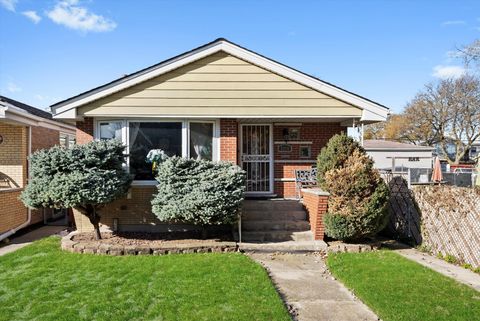 Tiny photo for 5006 S La Crosse Avenue, Chicago, IL 60638 (MLS # 12514519)