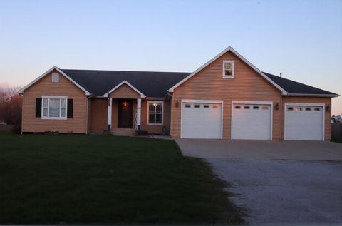 Photo of 306 S Third Street, Ashkum, IL 60911 (MLS # 12621194)