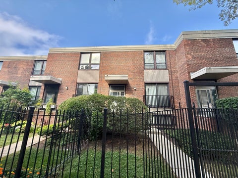 Photo of 816 S Laflin Street, Chicago, IL 60607 (MLS # 12748995)