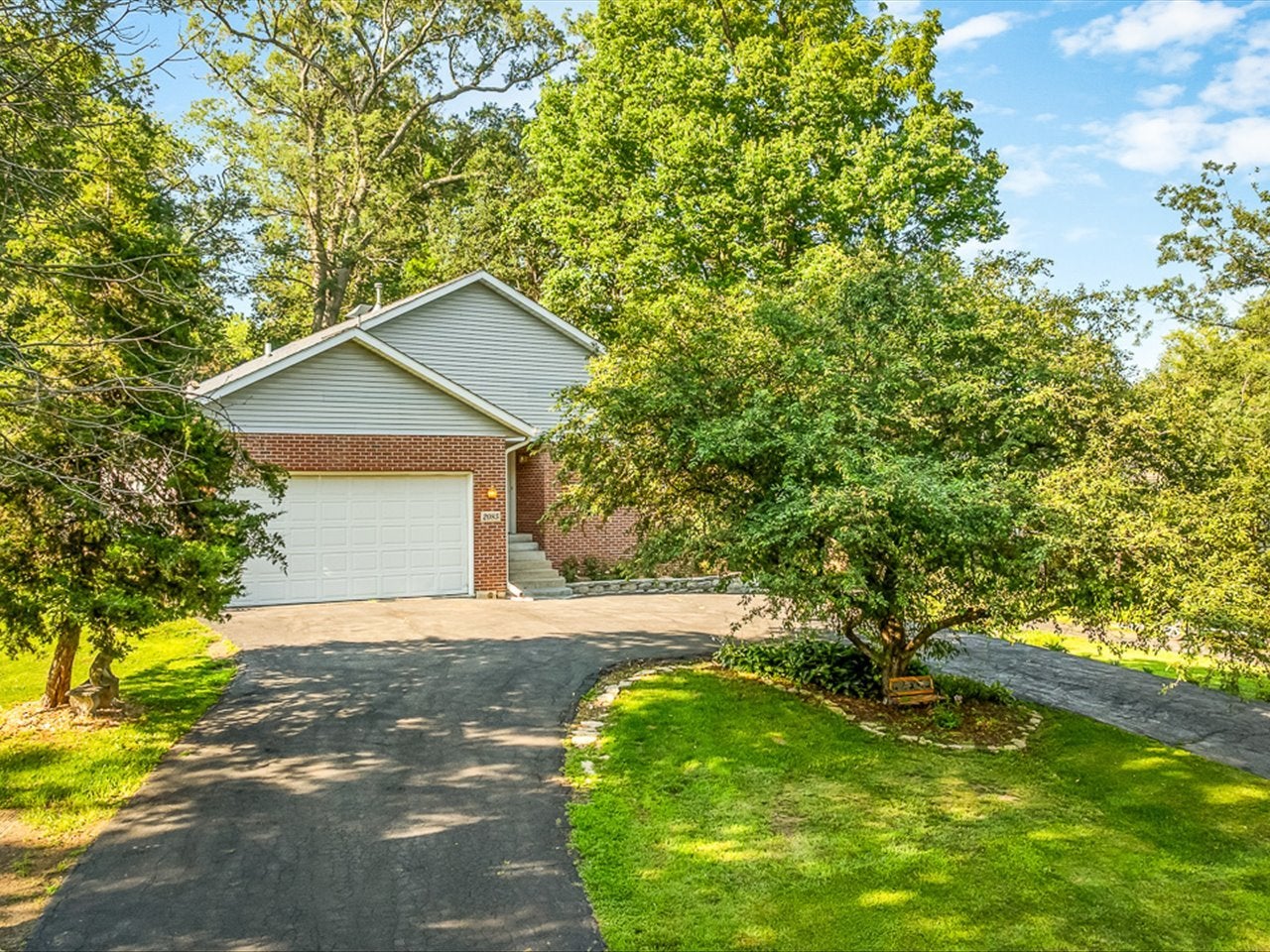 2085 Lake Summerset Road
