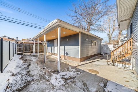 Tiny photo for 7724 S Chappel Avenue, Chicago, IL 60649 (MLS # 12555716)