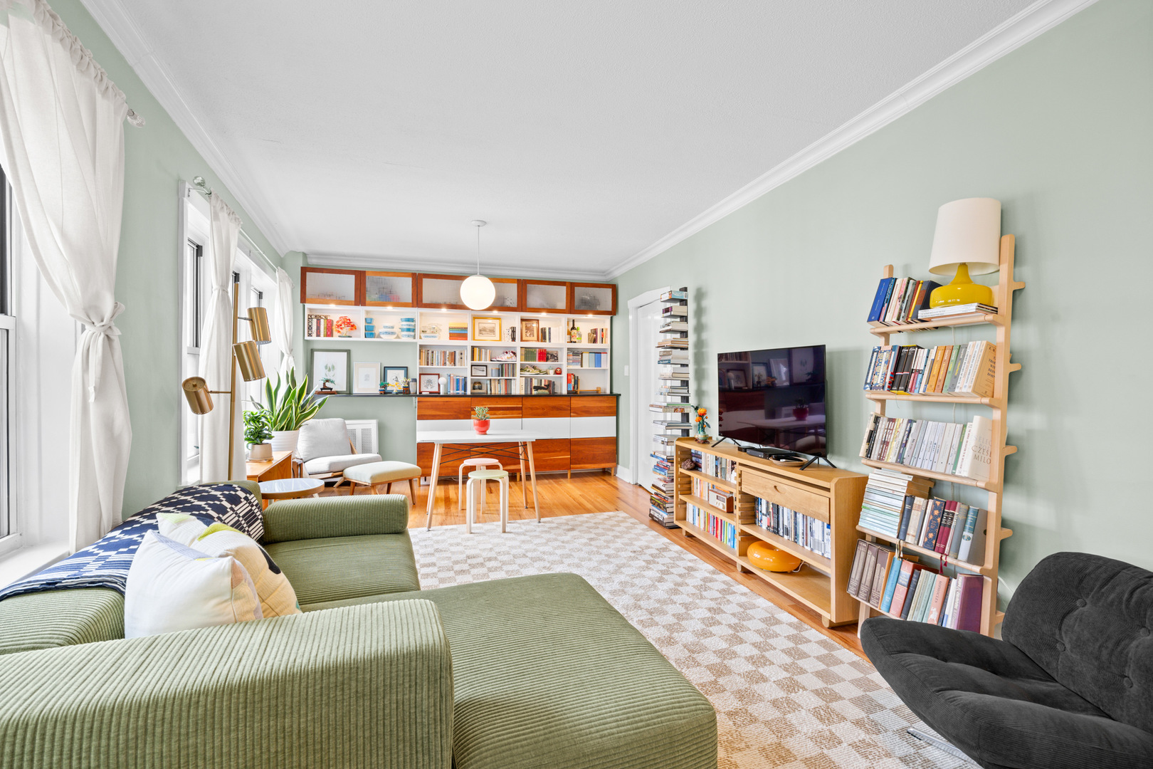 1221 W JARVIS Avenue 2