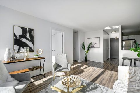 Tiny photo for 3930 N Pine Grove Avenue #2308, Chicago, IL 60613 (MLS # 12487042)