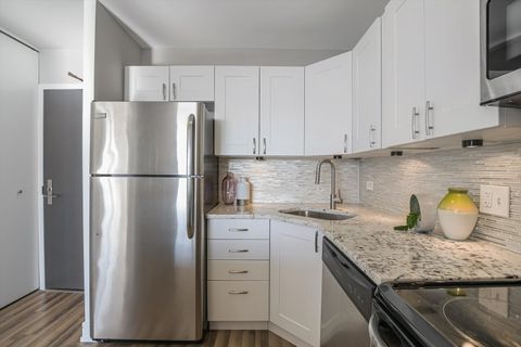 Tiny photo for 3930 N Pine Grove Avenue #2308, Chicago, IL 60613 (MLS # 12487042)