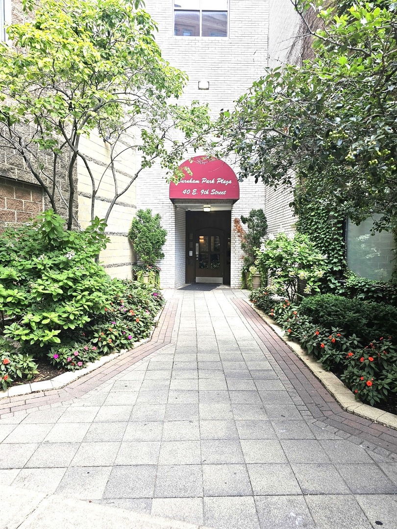 40 E 9th Street 1103