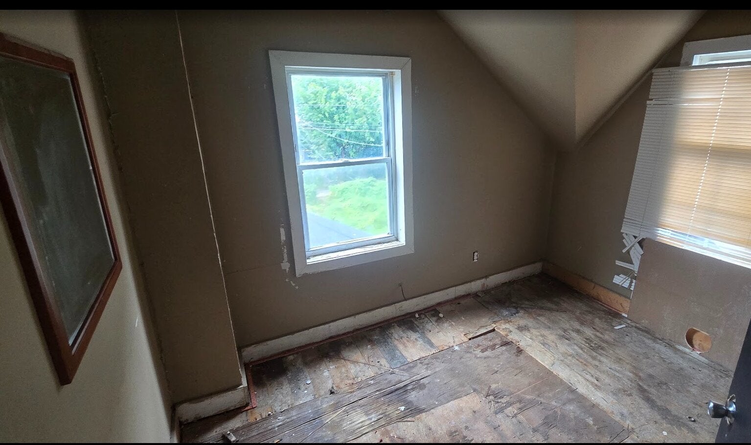 340 W 60th Place