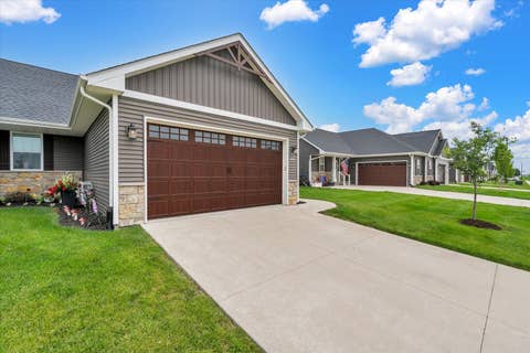 Tiny photo for 3052 Charissas Place, Bettendorf, IA 52722 (MLS # 12692020)