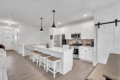 Tiny photo for 3052 Charissas Place, Bettendorf, IA 52722 (MLS # 12692020)