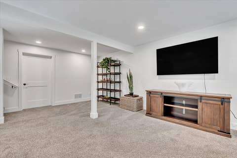 Tiny photo for 3052 Charissas Place, Bettendorf, IA 52722 (MLS # 12692020)