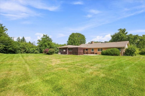 Tiny photo for 6 Meadowood Drive, Oak Brook, IL 60523 (MLS # 12713120)