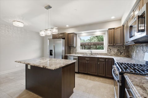 Tiny photo for 6 Meadowood Drive, Oak Brook, IL 60523 (MLS # 12713120)