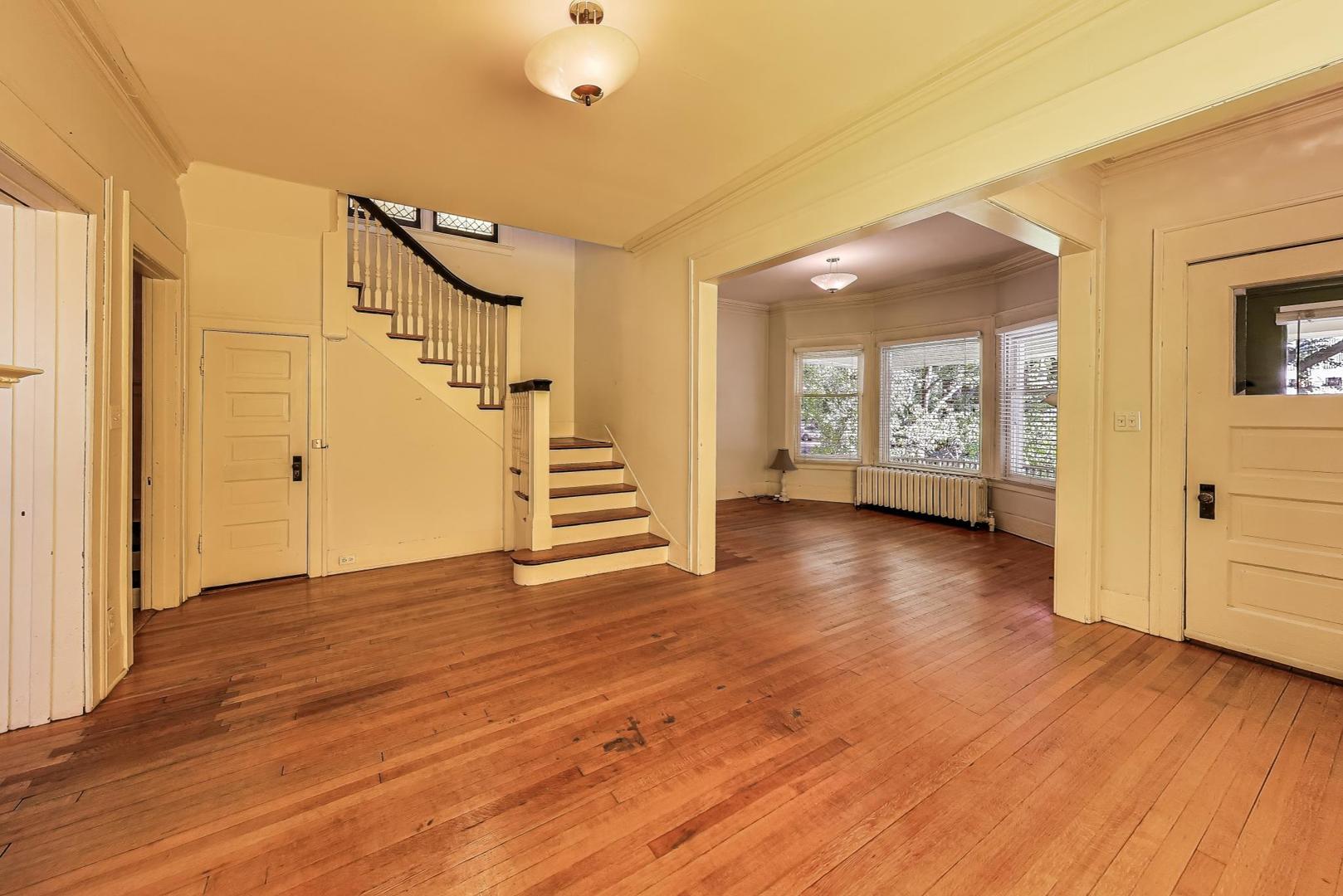 5352 N Magnolia Avenue