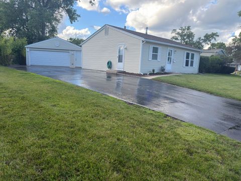 Tiny photo for 100 Siesta Road, Carpentersville, IL 60110 (MLS # 12681813)