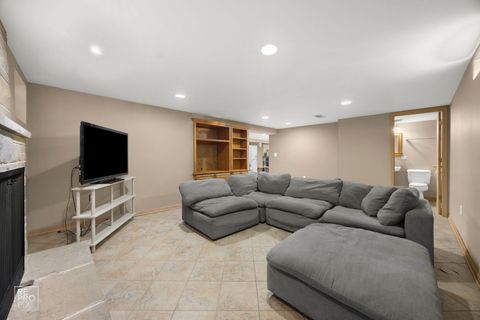 Tiny photo for 6872 N Loron Avenue, Chicago, IL 60646 (MLS # 12514415)