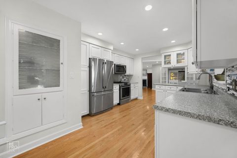 Tiny photo for 6872 N Loron Avenue, Chicago, IL 60646 (MLS # 12514415)