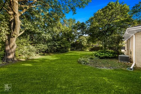 Tiny photo for 6872 N Loron Avenue, Chicago, IL 60646 (MLS # 12514415)