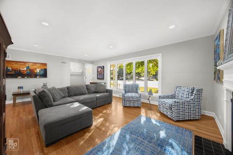 Tiny photo for 6872 N Loron Avenue, Chicago, IL 60646 (MLS # 12514415)