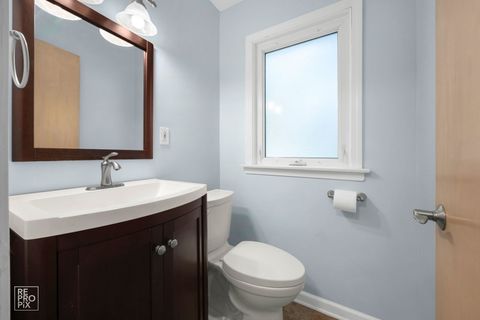 Tiny photo for 6872 N Loron Avenue, Chicago, IL 60646 (MLS # 12514415)