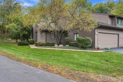 Photo of 110 Elmtree Court, St. Charles, IL 60174 (MLS # 12784539)