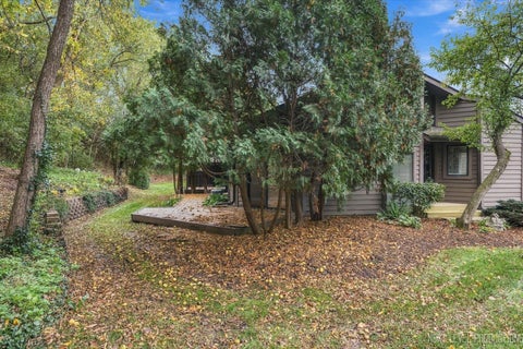 Tiny photo for 110 Elmtree Court, St. Charles, IL 60174 (MLS # 12784539)