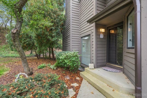 Tiny photo for 110 Elmtree Court, St. Charles, IL 60174 (MLS # 12784539)