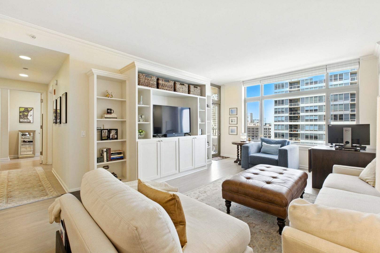 Chicago, Illinois 60611, United States, 2 Bedrooms Bedrooms, ,2 BathroomsBathrooms,Residential,Contingent,187351