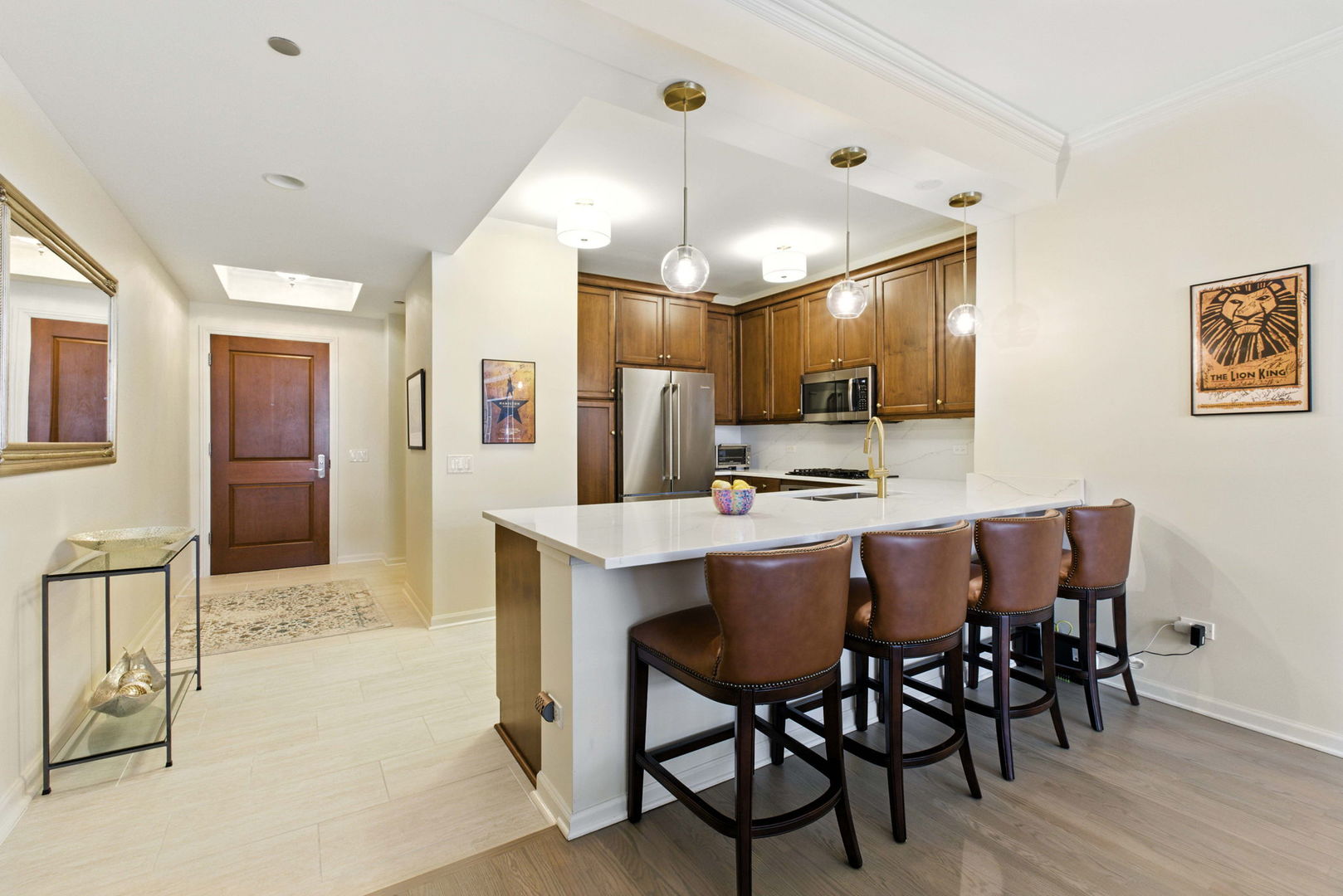 Chicago, Illinois 60611, United States, 2 Bedrooms Bedrooms, ,2 BathroomsBathrooms,Residential,Contingent,187351