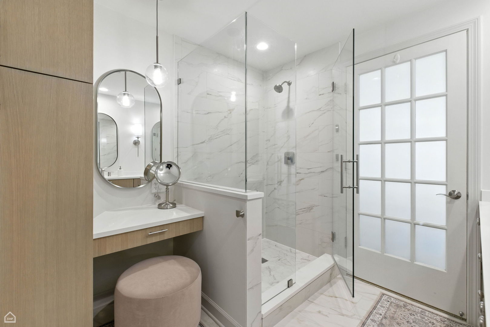 Chicago, Illinois 60611, United States, 2 Bedrooms Bedrooms, ,2 BathroomsBathrooms,Residential,Contingent,187351