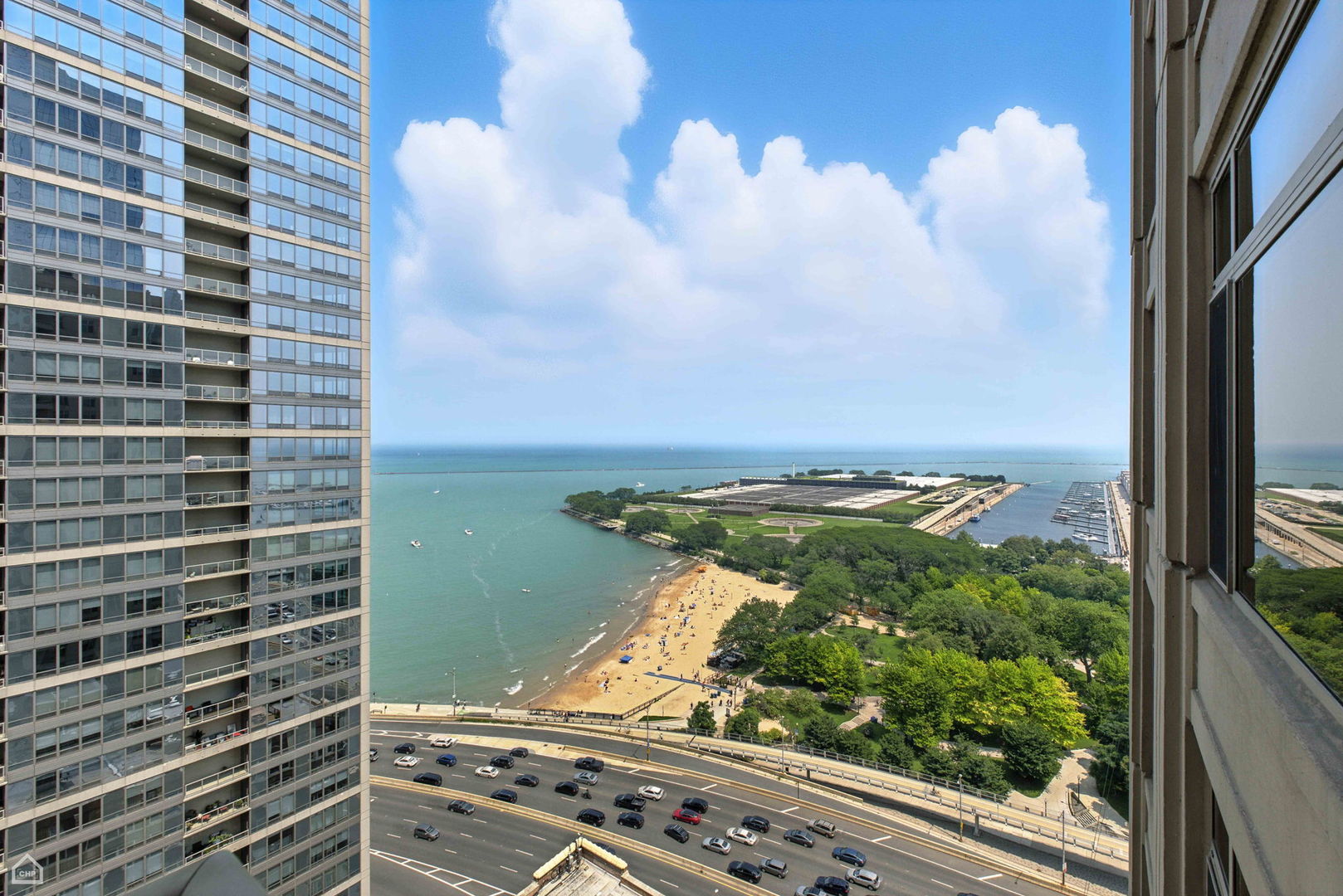 Chicago, Illinois 60611, United States, 2 Bedrooms Bedrooms, ,2 BathroomsBathrooms,Residential,Contingent,187351