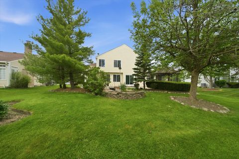 Tiny photo for 2210 Fieldcrest Drive, Mundelein, IL 60060 (MLS # 12657142)