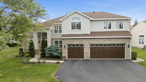 Photo of 2210 Fieldcrest Drive, Mundelein, IL 60060 (MLS # 12657142)