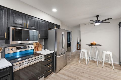 Tiny photo for 3816 Woodland Court, Davenport, IA 52807 (MLS # 100000041)