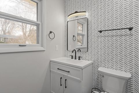 Tiny photo for 3816 Woodland Court, Davenport, IA 52807 (MLS # 100000041)