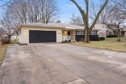 Tiny photo for 3816 Woodland Court, Davenport, IA 52807 (MLS # 100000041)