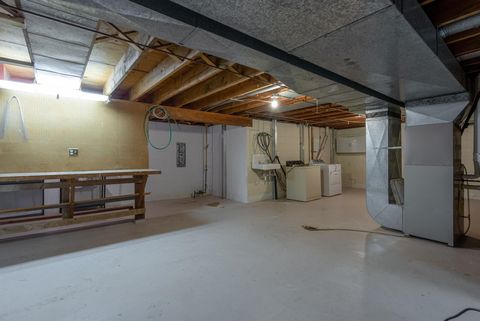 Tiny photo for 3816 Woodland Court, Davenport, IA 52807 (MLS # 100000041)