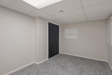 Tiny photo for 3816 Woodland Court, Davenport, IA 52807 (MLS # 100000041)