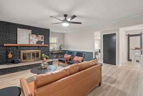 Tiny photo for 3816 Woodland Court, Davenport, IA 52807 (MLS # 100000041)